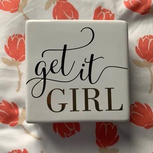 Get It Girl Cube Table Decor